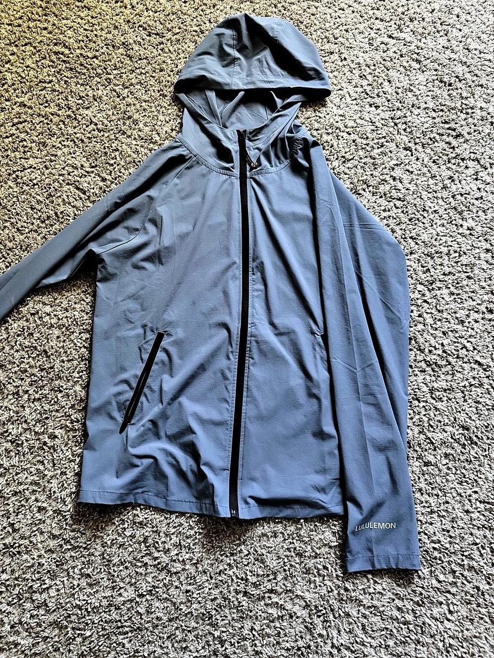 lululemon Hooded Lightweight Jacket in Blue Like New